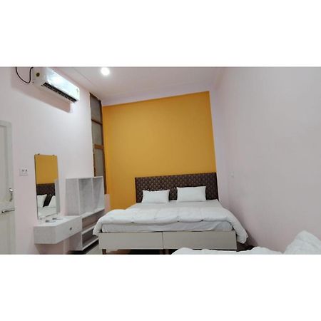 Shree Puram Hotel พาราณสี ภายนอก รูปภาพ