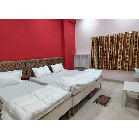 Shree Puram Hotel พาราณสี ภายนอก รูปภาพ